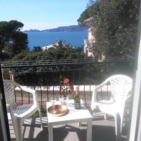 Vicino Al Mare - Near The Sea * Zoagli