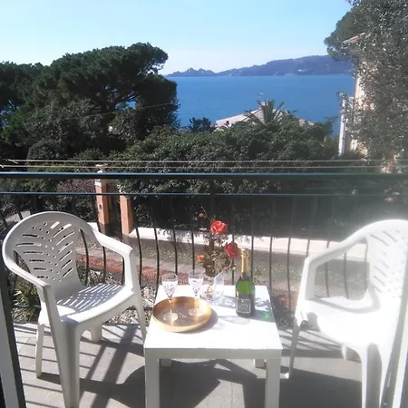 Vicino Al Mare - Near The Sea * Zoagli