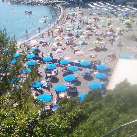 Vicino Al Mare - Near The Sea