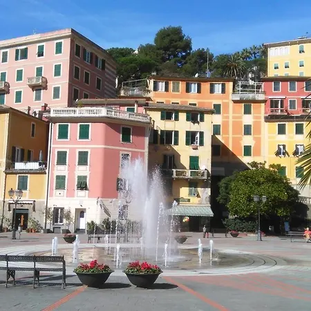 Vicino Al Mare - Near The Sea