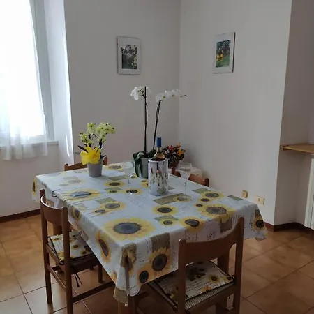 Vicino Al Mare - Near The Sea